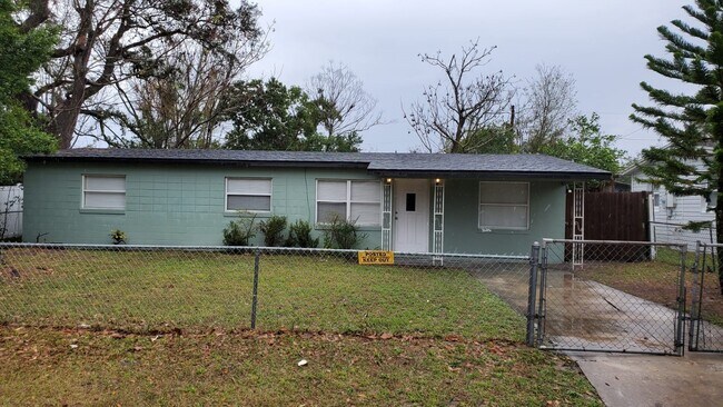 Primary Photo - 2411 Nansen Ave