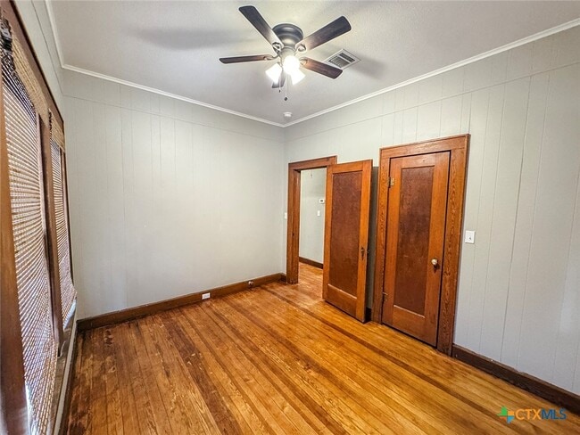 Building Photo - 507 W Brazos St