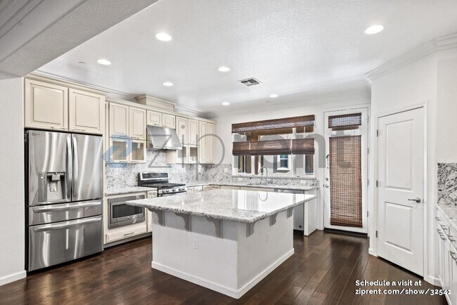 Building Photo - 715 Mystic Topaz Loop