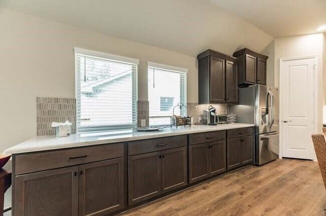 Building Photo - 338 Mistletoe Ridge Ct