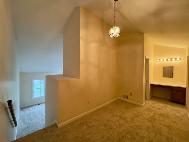 Building Photo - Charming 4 Bedroom/3.5 Bathroom Townhome in Cedarwood Estates, Pikesville, MD!