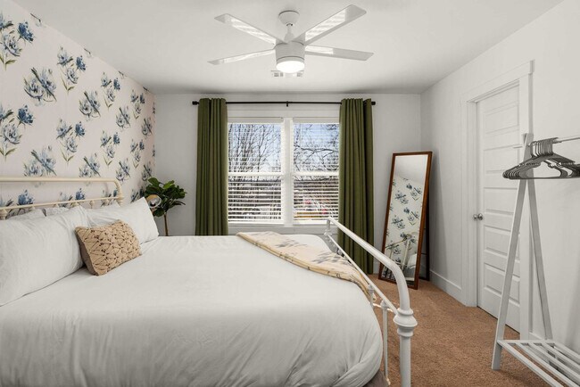 Building Photo - 559 Veritas St