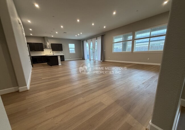 Building Photo - 681 Bacarra St