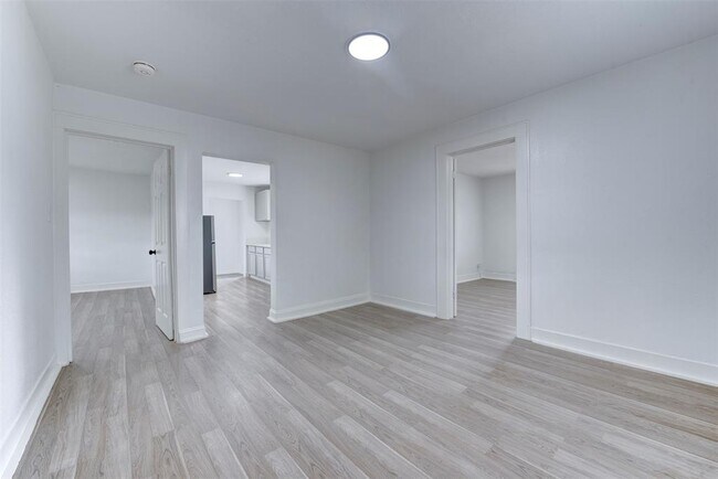 Building Photo - 17 Norwood St