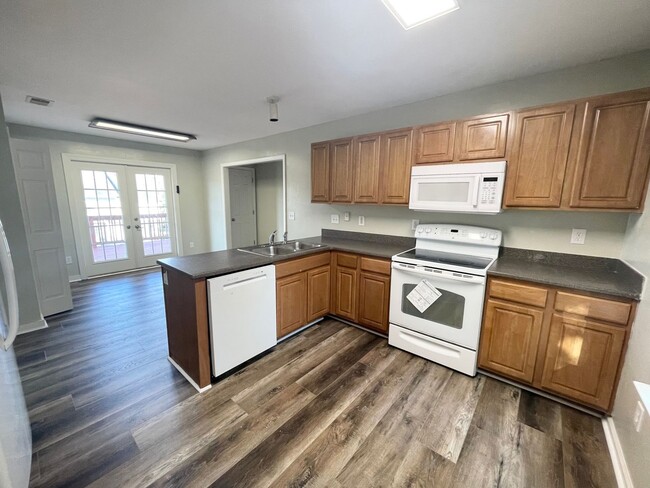 Building Photo - Large Home in Great Location close to USC