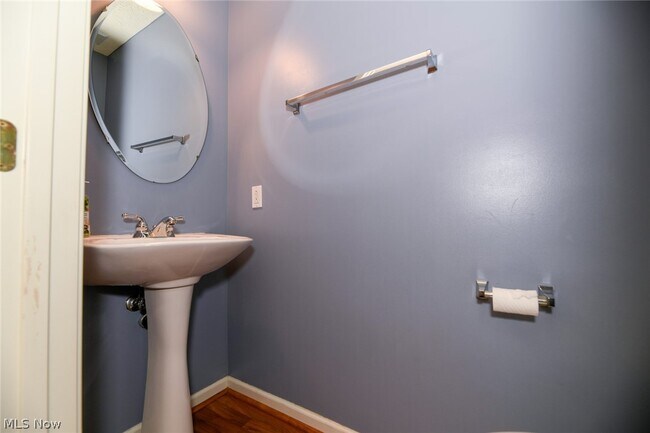 Building Photo - 200 Weatherstone Ct