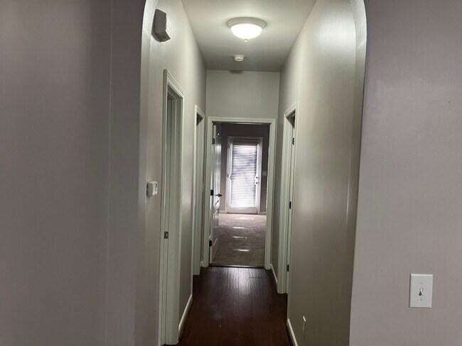 Building Photo - 261 Oxmoor Pl