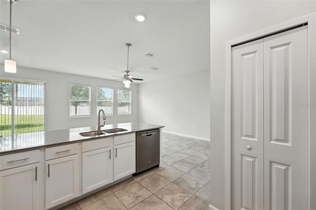 Building Photo - 9944 Red Eagle Dr