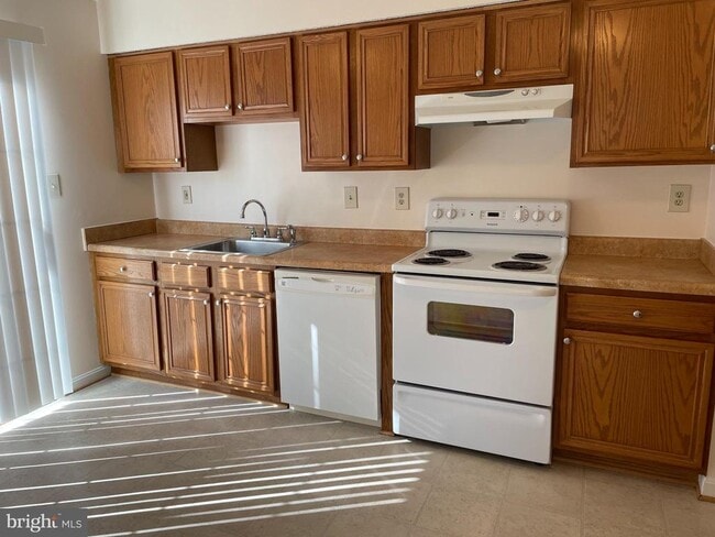 Building Photo - 6107 Hoskins Hollow Cir