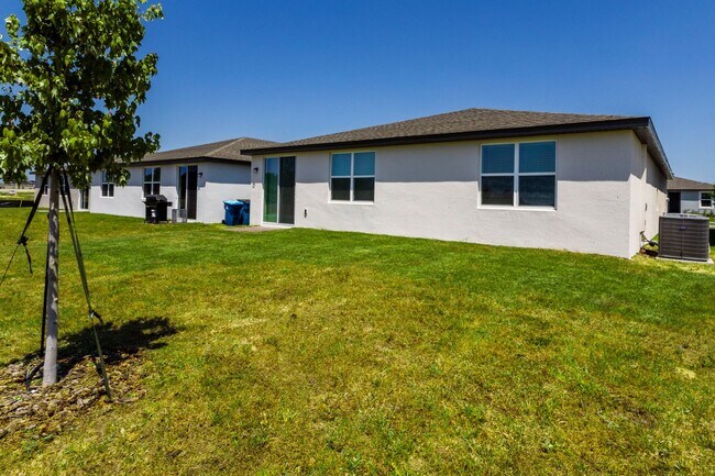Building Photo - 4/3  Lawson Dunes in Haines City