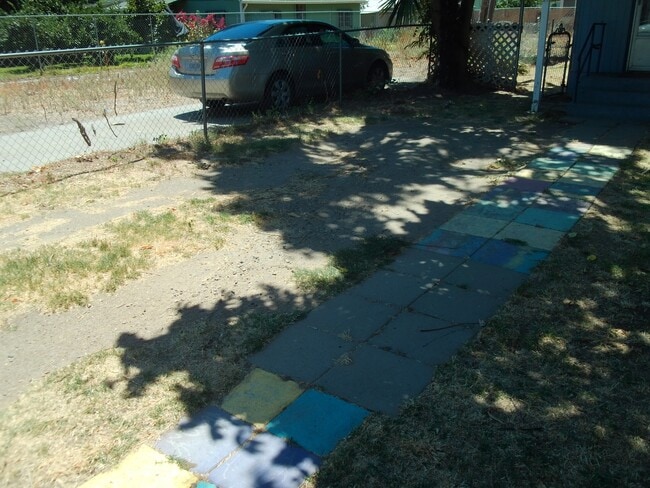 Building Photo - 5934 Cohn Ave