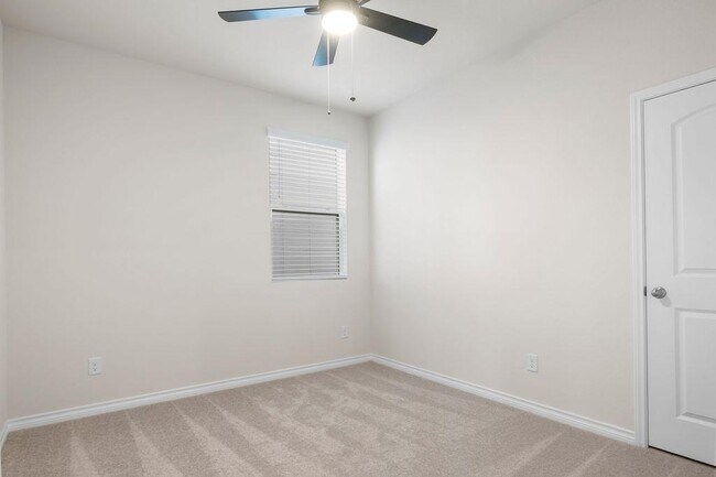 Building Photo - 108 Woodrow Ln