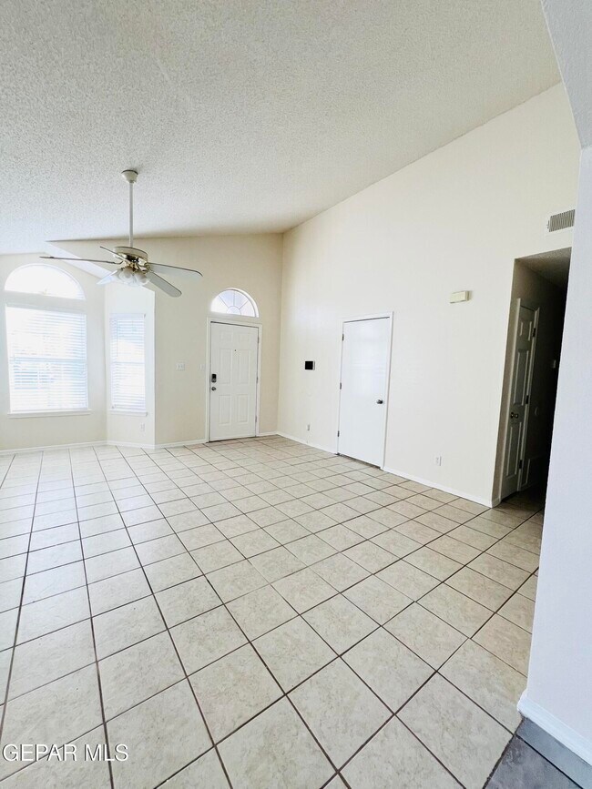 Building Photo - 12369 Tierra Apache Rd