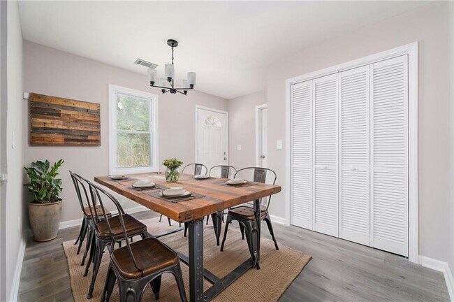 Building Photo - 665 S Eugenia Pl NW