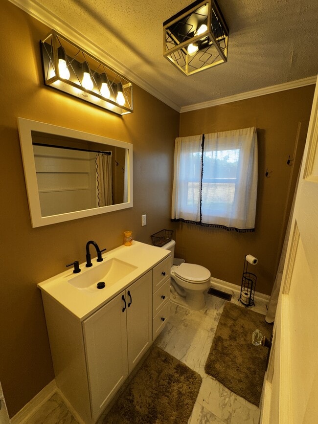 Building Photo - 2728 W Barr Rd