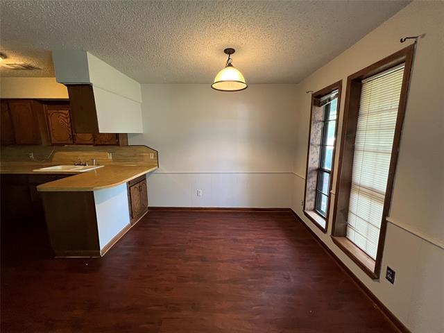 Building Photo - 411 W Pelton St