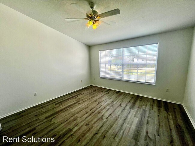Building Photo - 2 br, 2.5 bath House - 715 Kensington Lake...