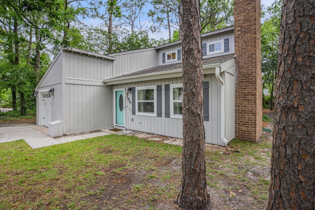 Building Photo - 1930 Lake View Cir
