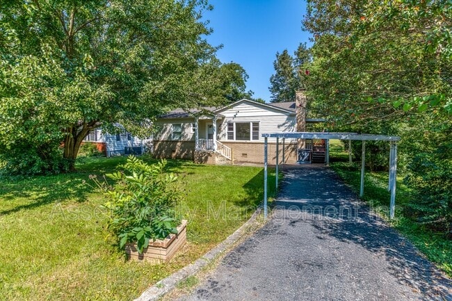 Building Photo - 2139 W Gilbert Ln