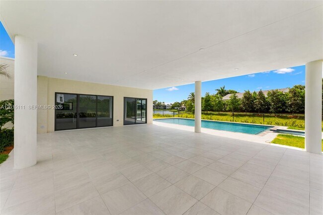 Building Photo - 16700 Botaniko Dr N
