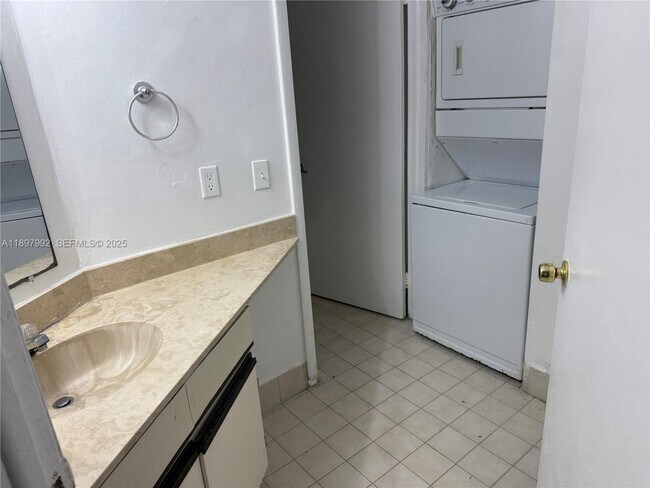 Building Photo - 8305 SW 152nd Ave