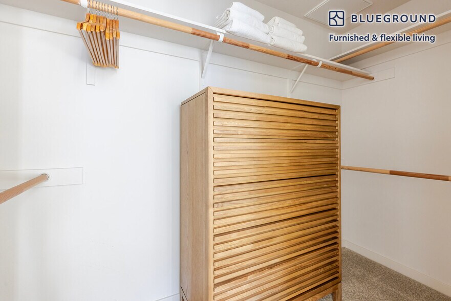 Building Photo - 650 E Capitol Ave