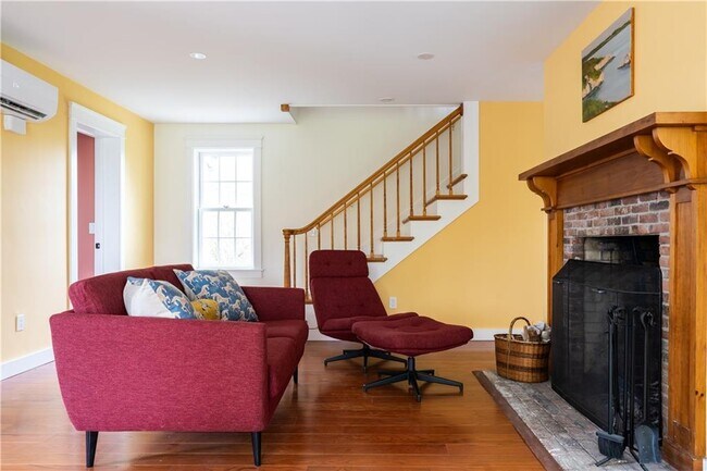 Building Photo - 304 Third Beach Rd