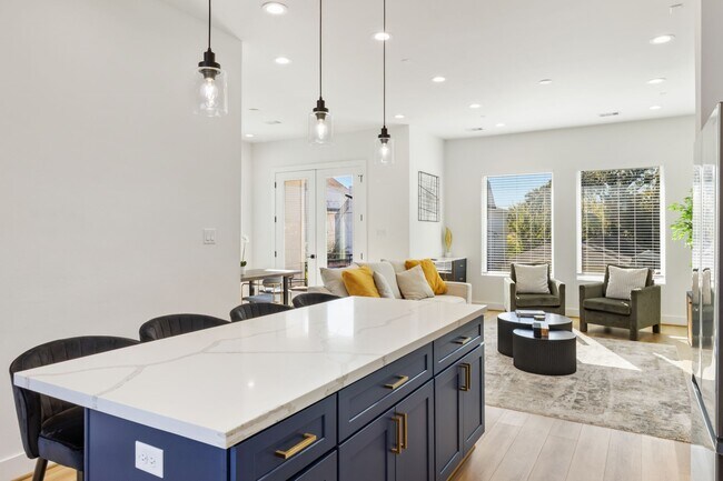 Building Photo - 1807 Lee St