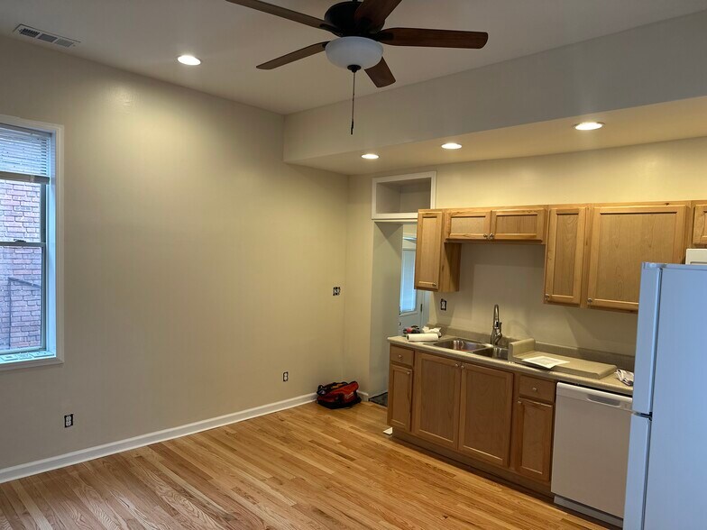 Building Photo - 1425 S 1st St