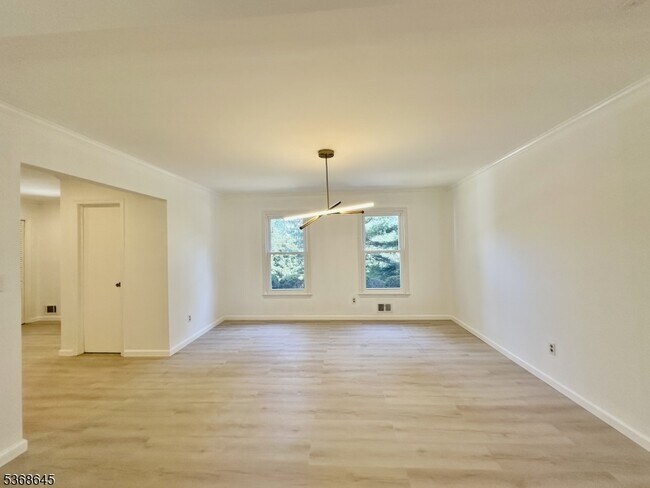 Building Photo - 115 Ormont Rd