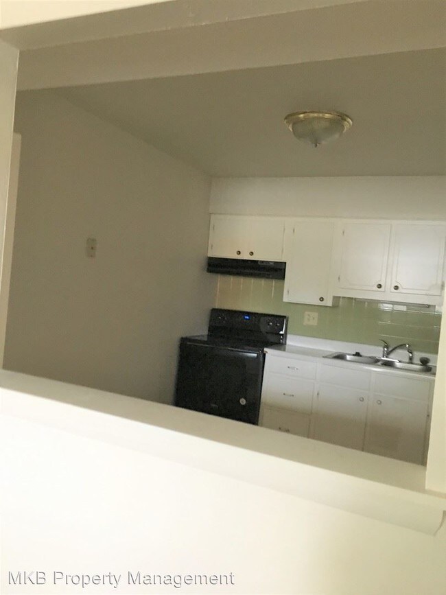 Building Photo - 709 Drew Ave NE