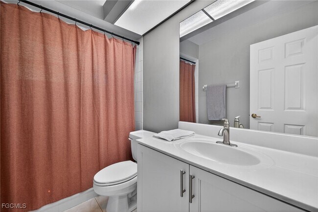 Building Photo - 18015 Horseshoe Bay Cir