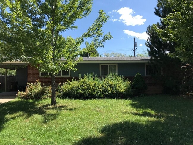 Building Photo - 3 Bed 1 Bath Ranch Home in Martin Acres!  Large Backyard!