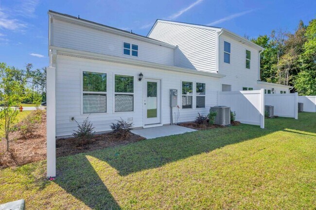 Building Photo - 121 S Grassland Rd