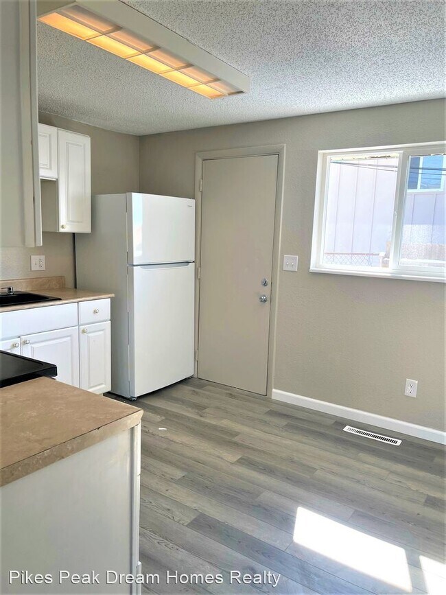 Building Photo - 2 br, 1 bath House - 7090 Alegre Circle #2