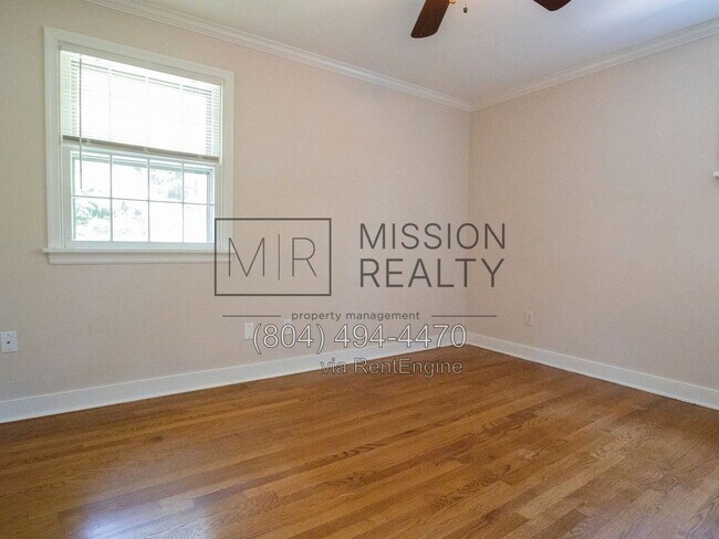 Building Photo - 325 Fairwood Dr