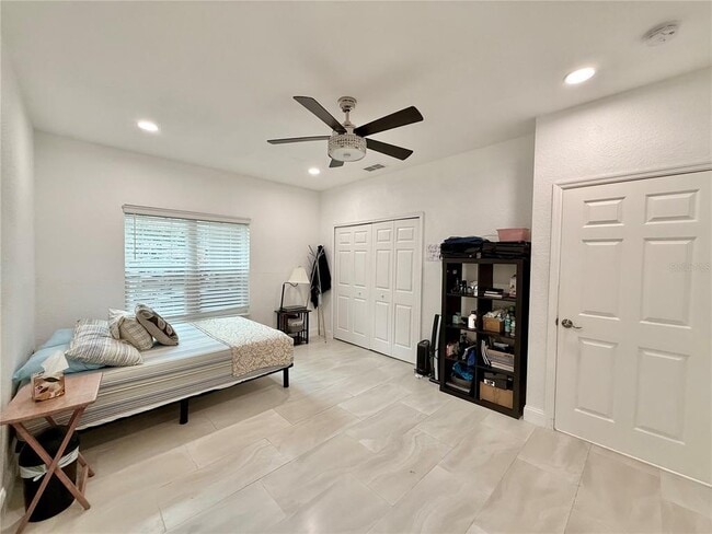 Building Photo - 16303 Enclave Village Dr