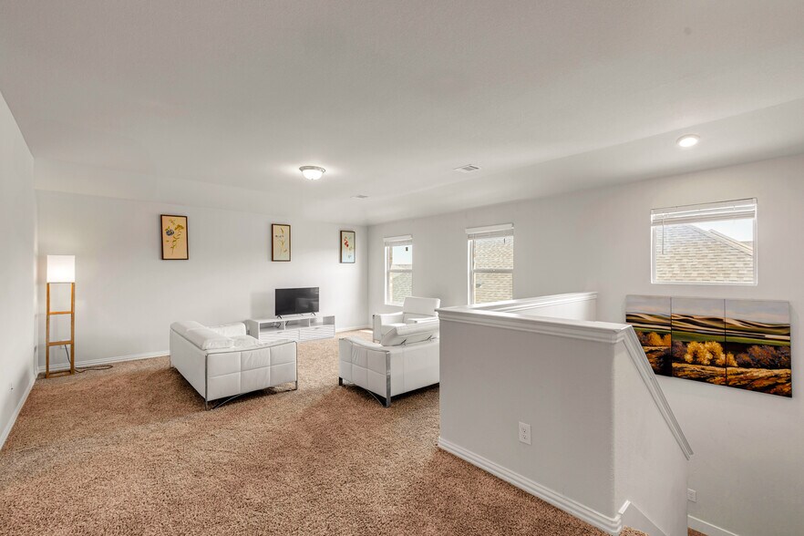 Building Photo - 2104 Bellatrix Dr