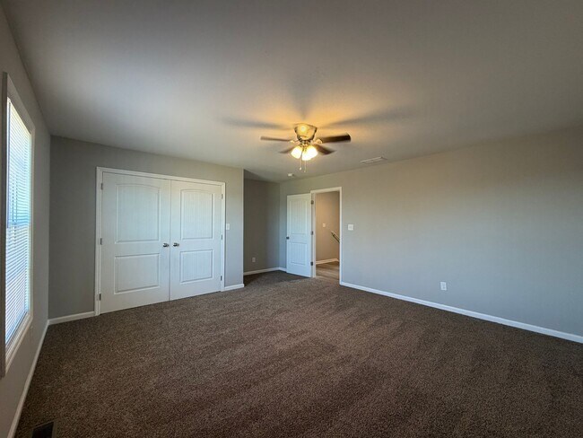 Building Photo - Single Family Home Made for You!