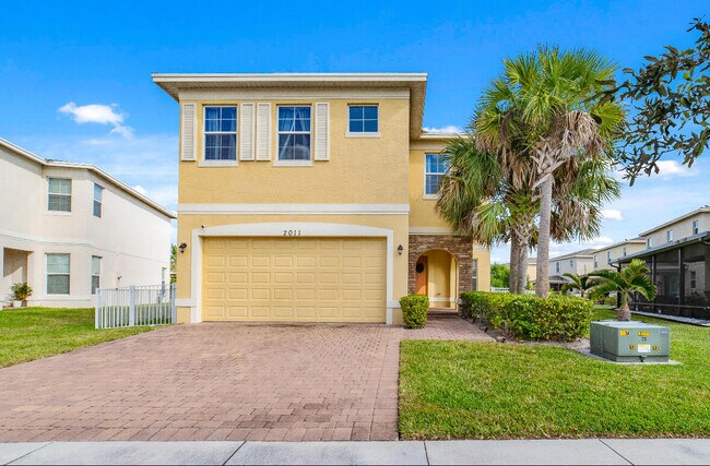 Building Photo - 2011 NW Cataluna Cir
