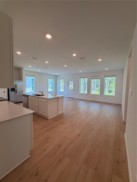 Building Photo - 5063 Loggia Ln