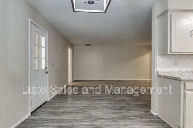Building Photo - 117 Sahoma Terrace