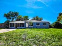 Building Photo - 919 Kensington Dr
