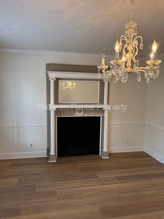 Building Photo - 4007 Shady Cir NW