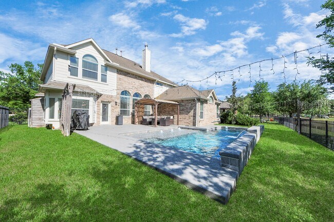 Building Photo - 30214 Vinebriar Dr