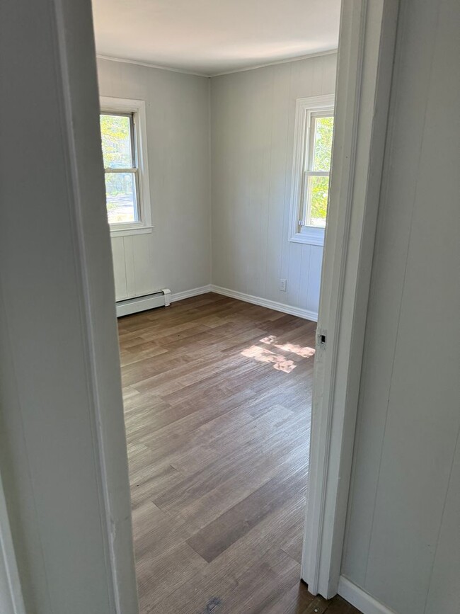 Building Photo - Turn-Key 4 Bedroom Home with Spacious Backyard – Coram, NY