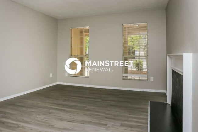 Building Photo - 3 Bedroom Pet-Friendly Home in Stone Mount...