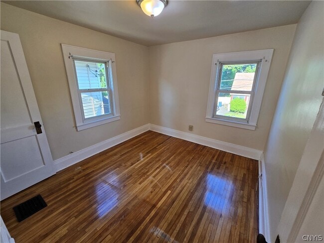 Building Photo - 176 Mayar St