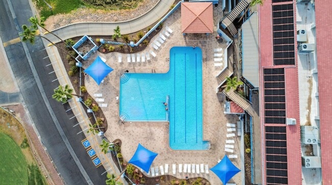 Building Photo - Resort-Style Living in Sunbird Golf Resort...