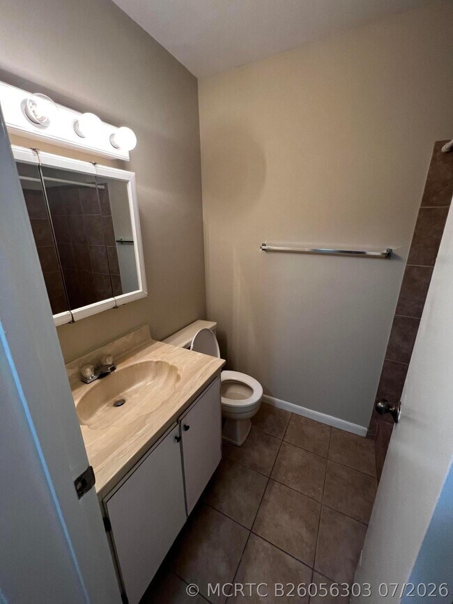 Building Photo - 4215 S 57th Ave